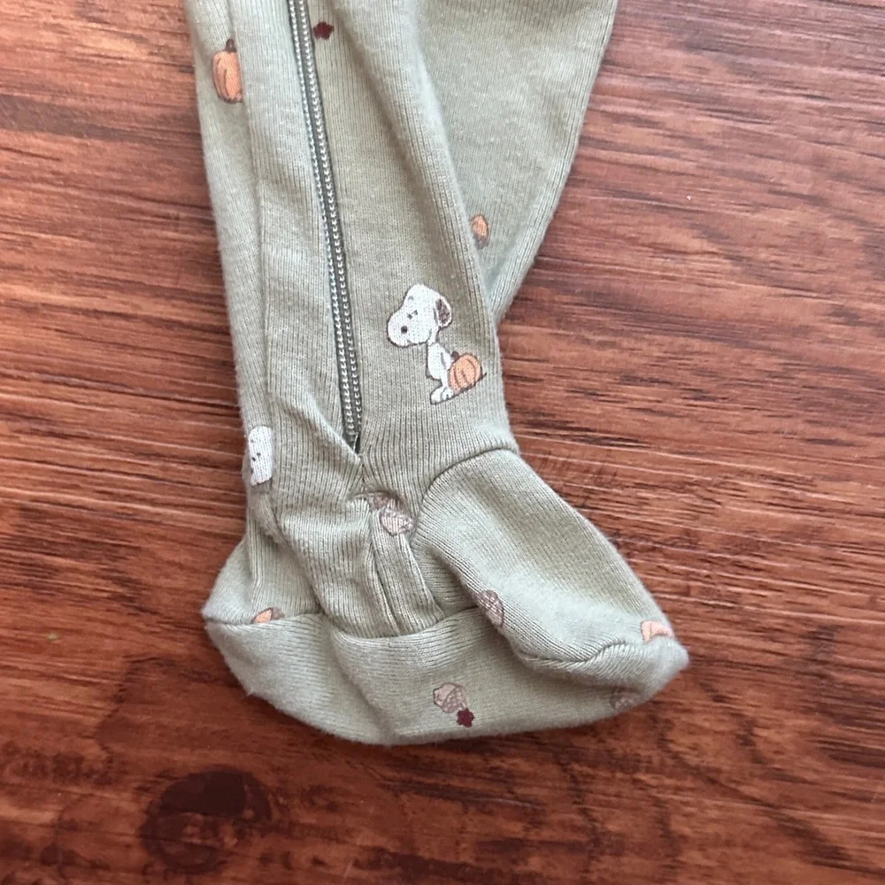 Snoopy Fall Baby Footie Sleeper NWOT Size 3-6 Months